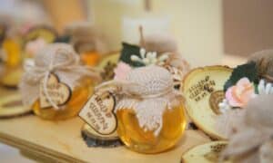 honeypot wedding favor