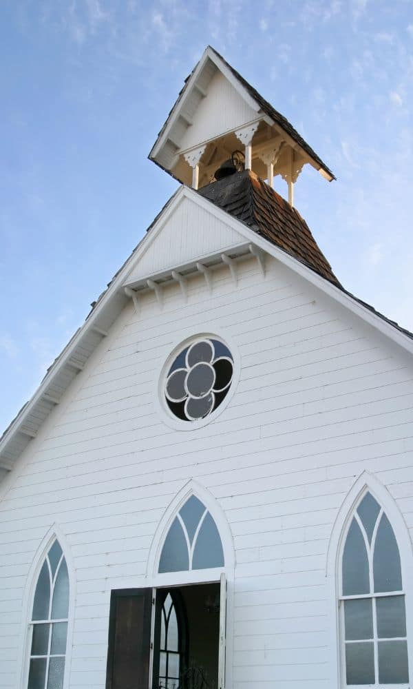 tiny graceland chapel