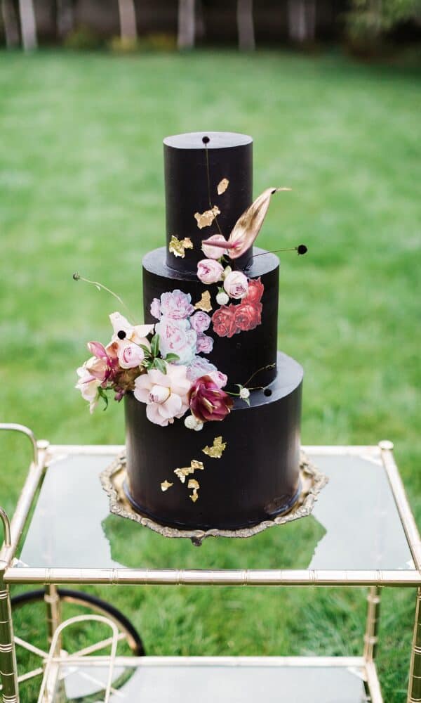 black wedding cake 