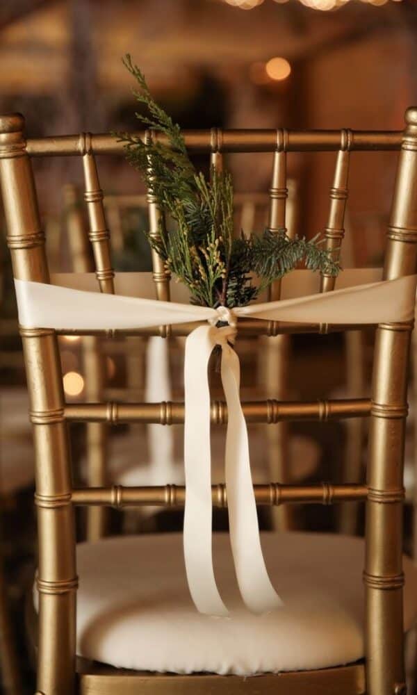 mistletoe chair decor