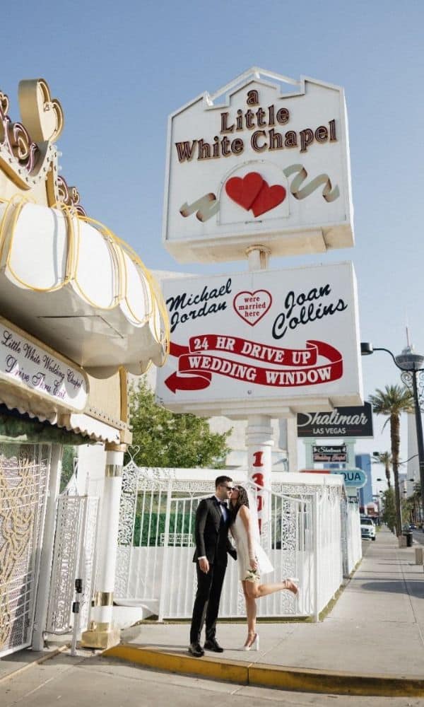 little white wedding chapel vegas 