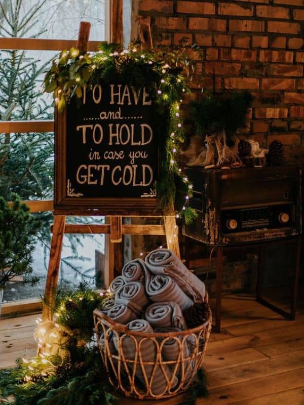 comfort station for winter wedding 