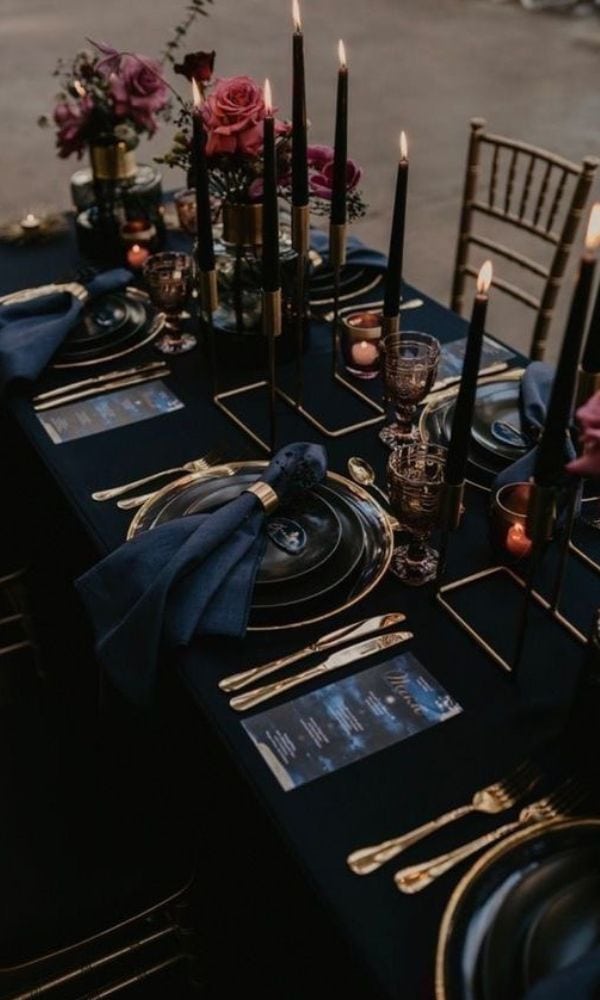 dark romantic wedding table decor 