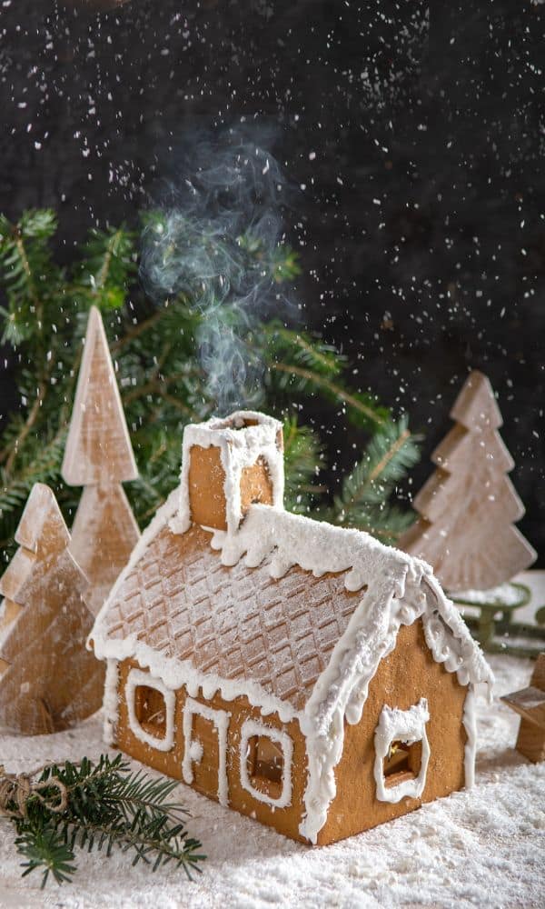 gingerbread house wedding favor