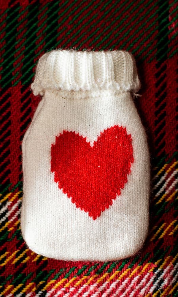 knitted hot water bottles for winter wedding favors 