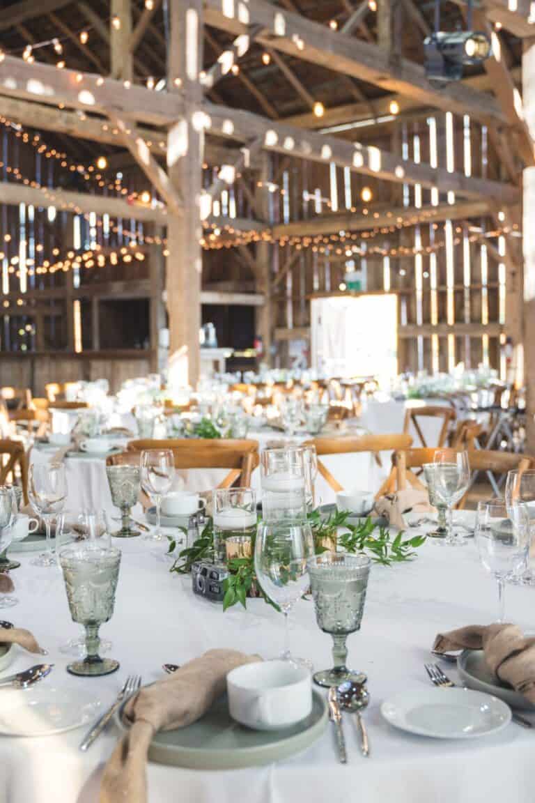 20 Unique Rustic Barn Wedding Decor Ideas for DIYers