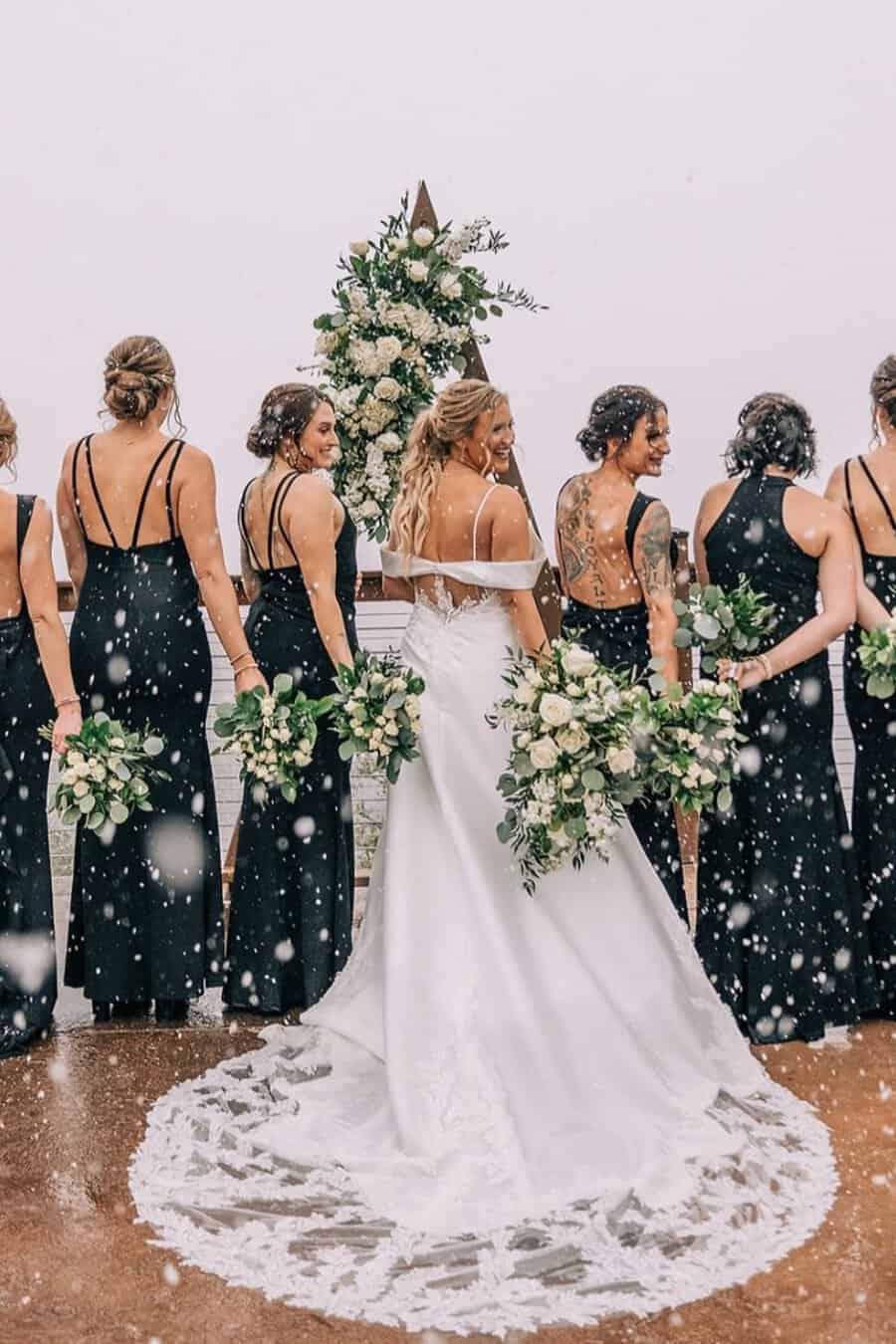 18 Cute and Cozy Winter Wedding Gifts for Bridesmaids They’ll Love