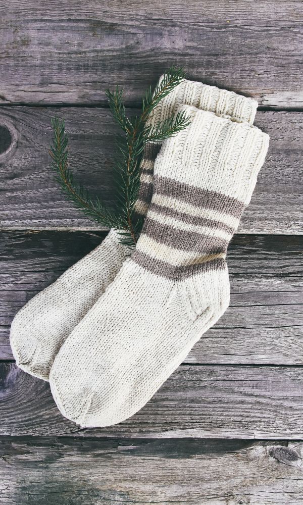 woollen socks winter wedding favor 