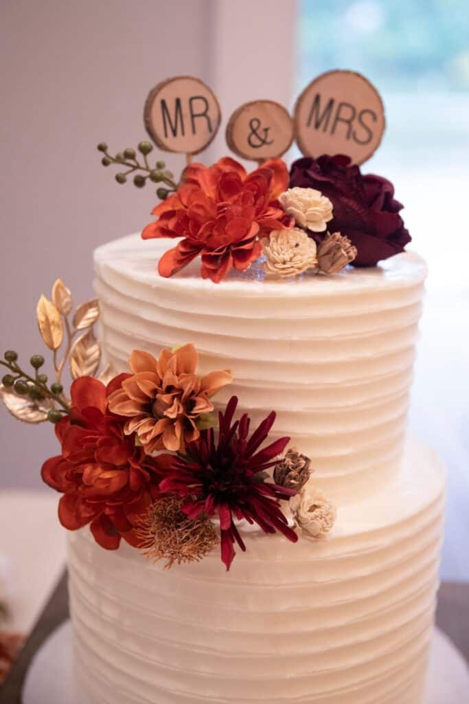 burgundy wedding cake idea