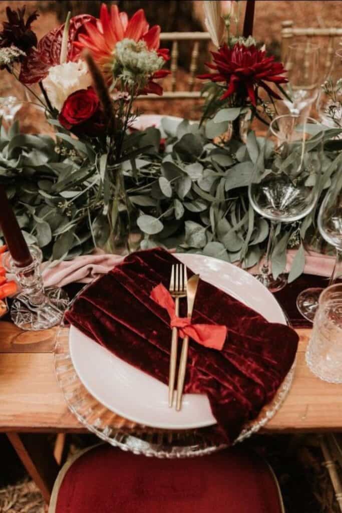 burgundy velvet napkins for wedding