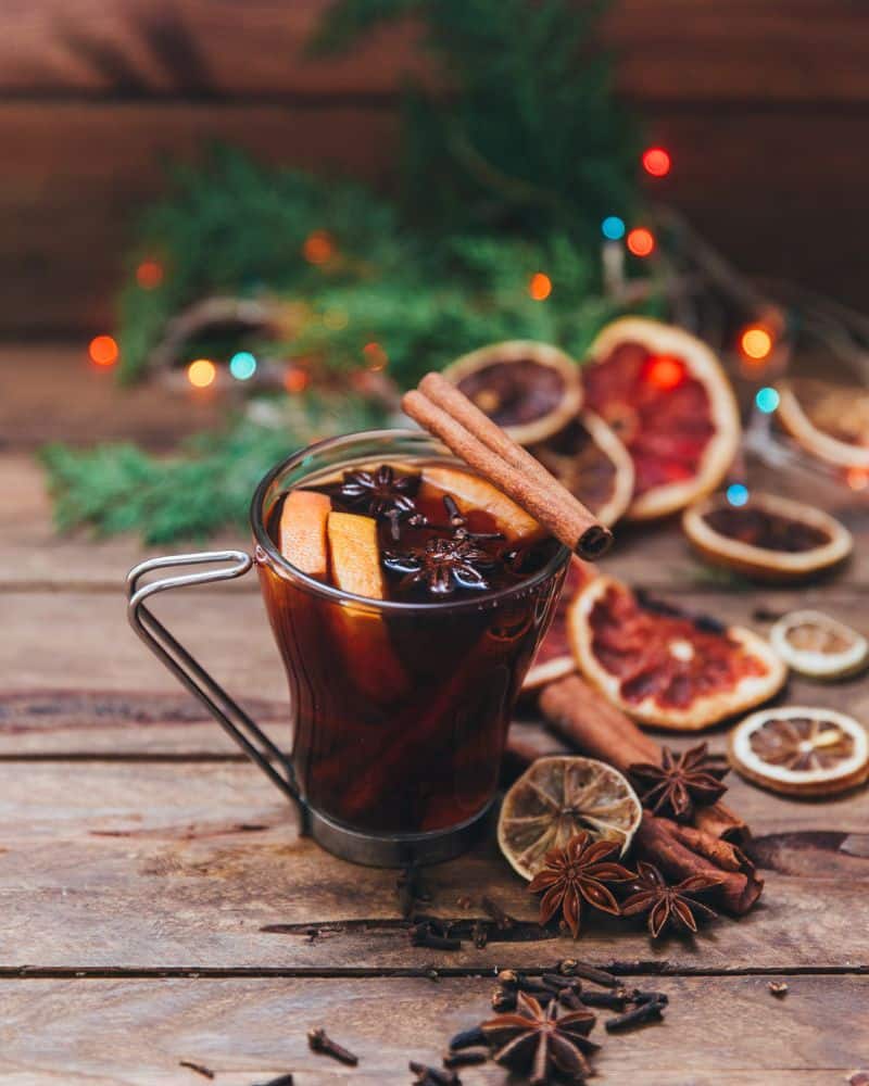 mulled wine winter wedding cocktail