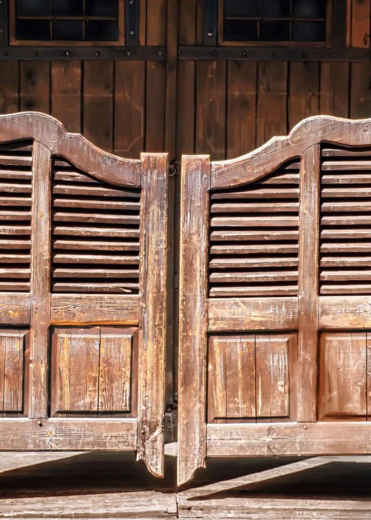 saloon doors