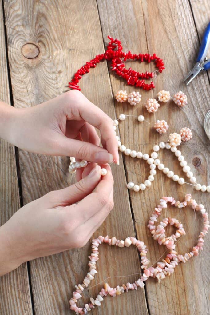 necklace making activity