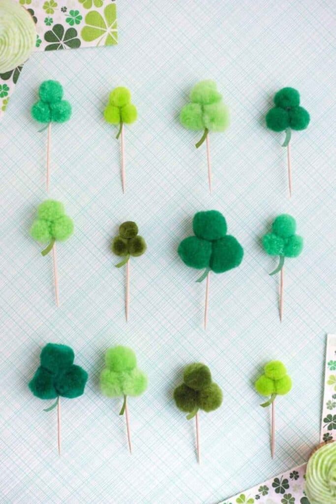 DIY Green four leaf clover pom poms 