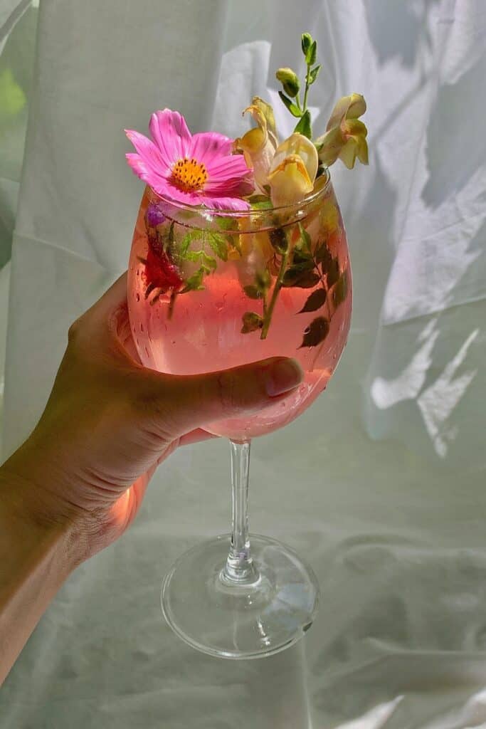 floral cocktails for garden wedding